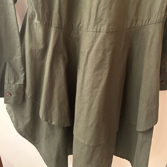 Green Peplum Top - Picture 5 of 7